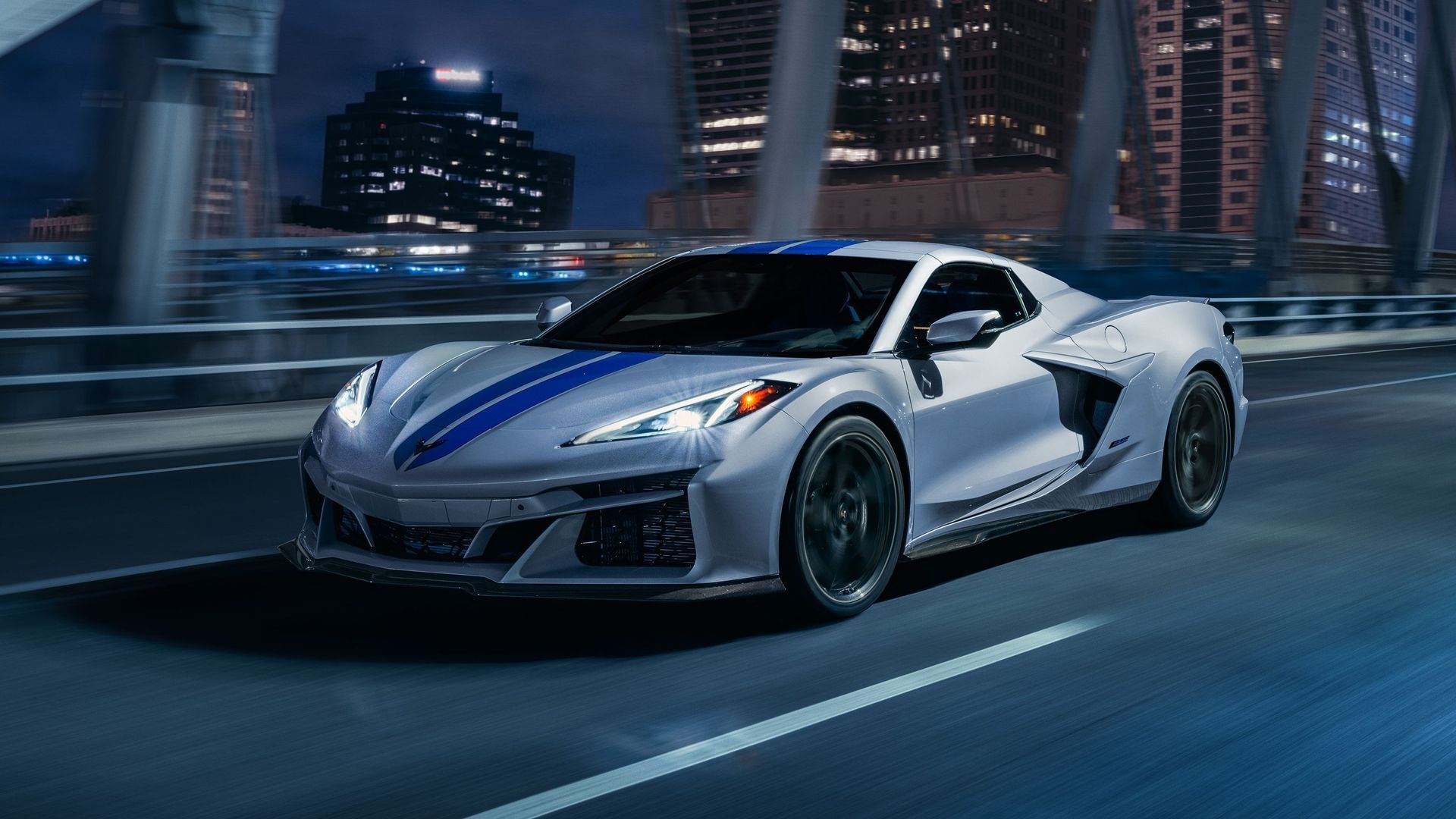 2024-chevrolet-corvette-e-ray-3lz-005