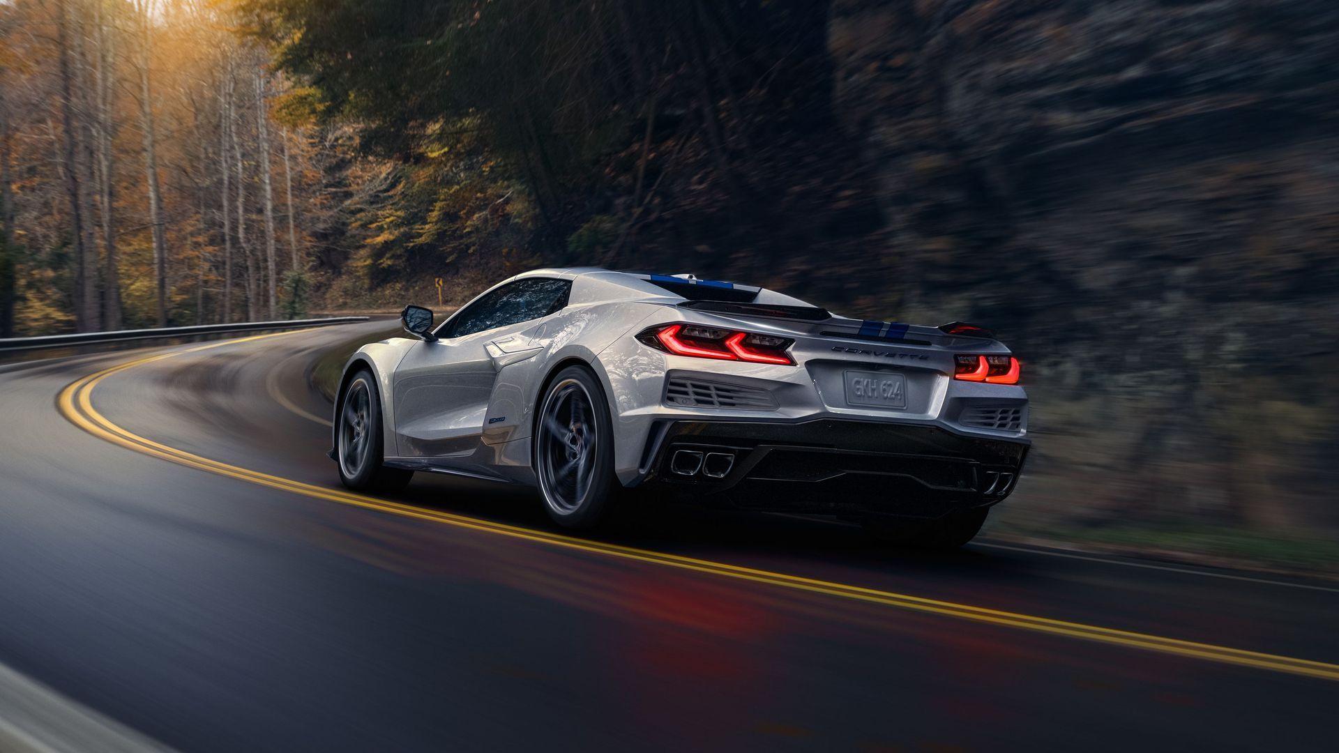 2024-chevrolet-corvette-e-ray-3lz-007
