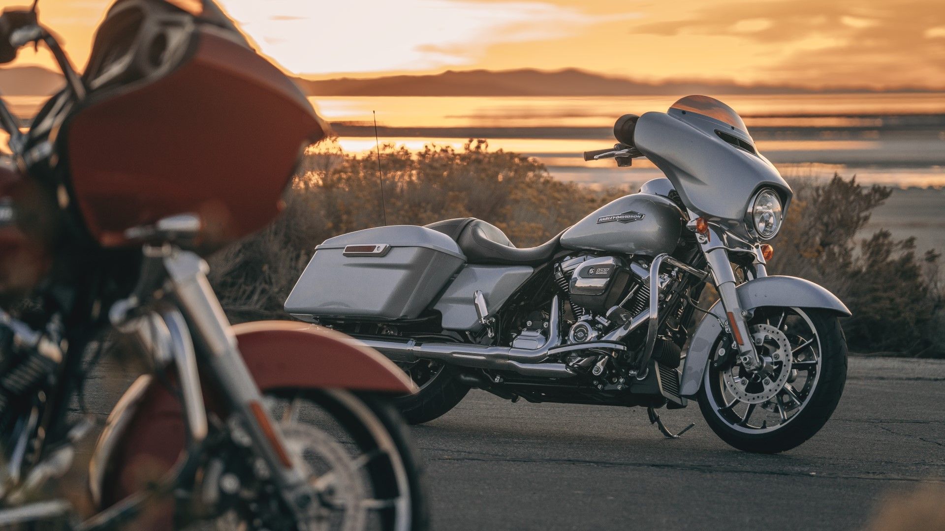 Harley-Davidson Road Glide Vs Street Glide have very few differences