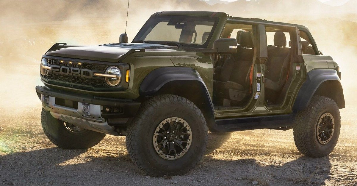 Here's Why The Base Ford Bronco Is The Most Enthusiastic One To Have