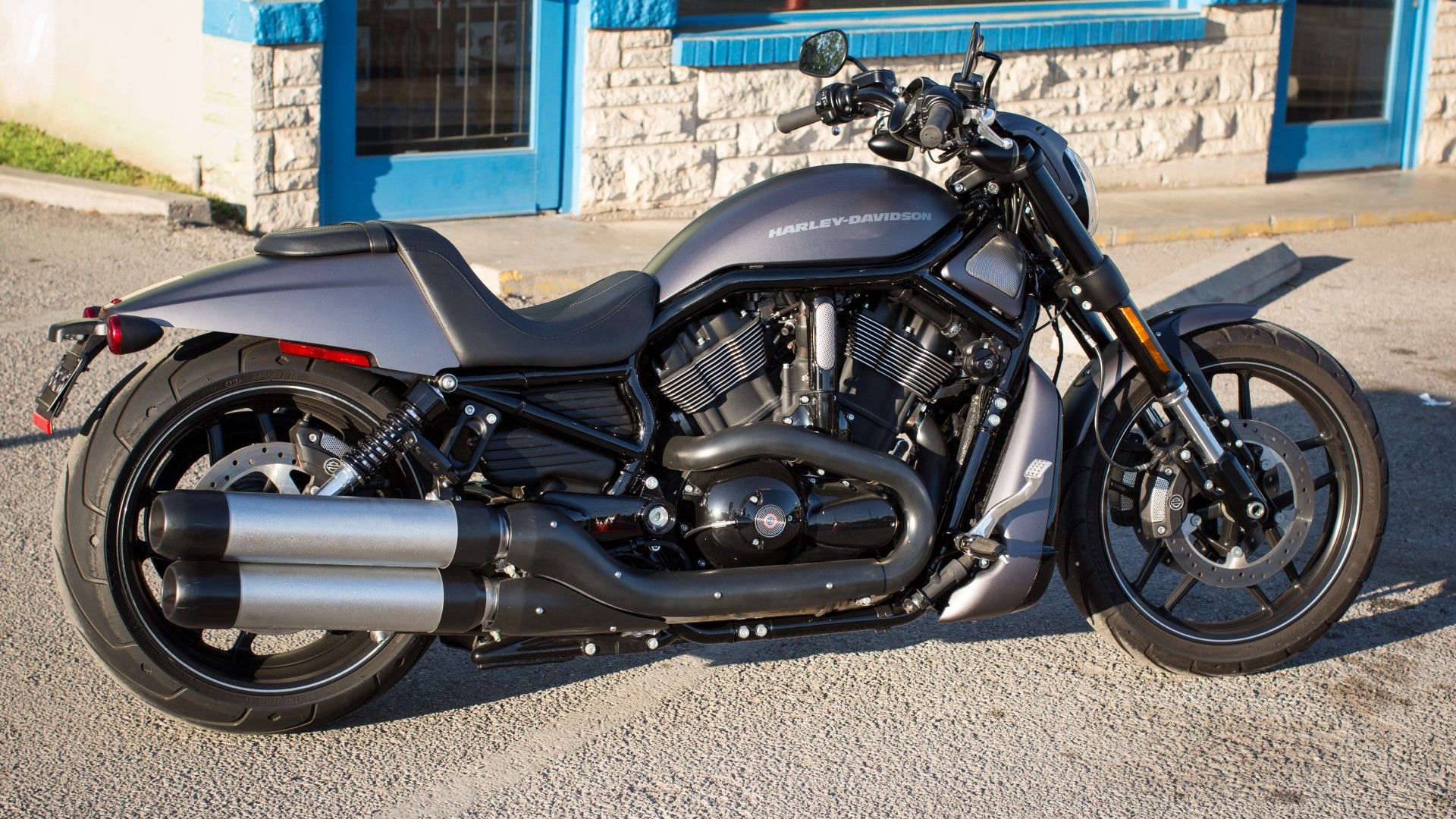 Harley-Davidson Night Rod Special looks sinister in all-black