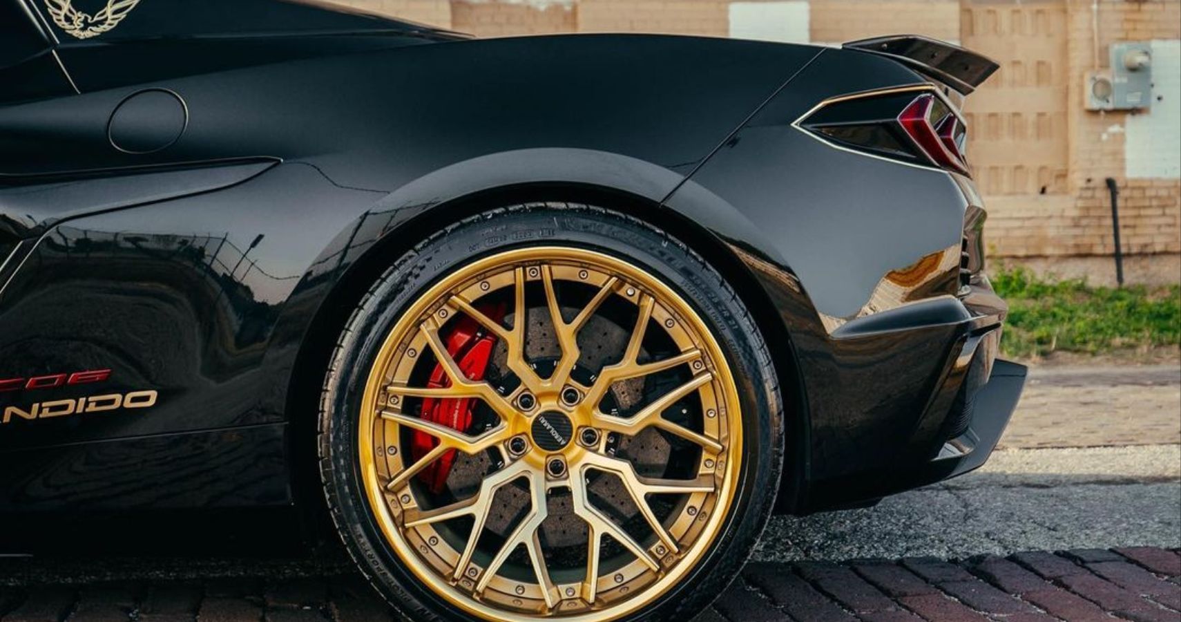 Roda traseira Bandido Corvette Z06 de perto