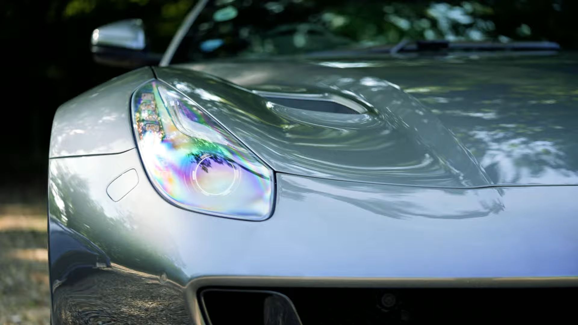 Ferrari F12 tdf vista frontal de perto