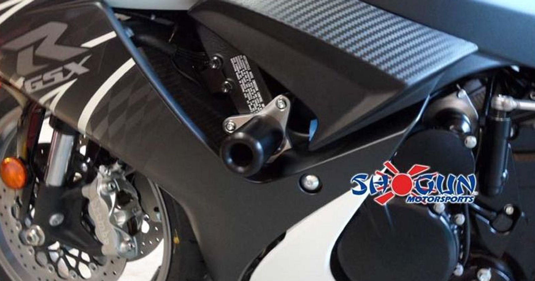 acessório de motocicleta preta em bicicleta esportiva japonesa