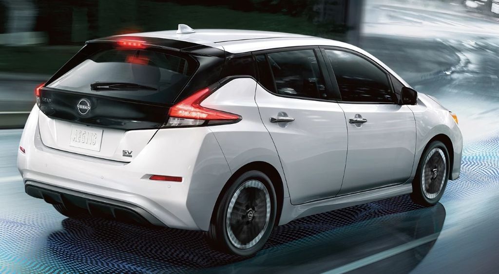 White Nissan Leaf