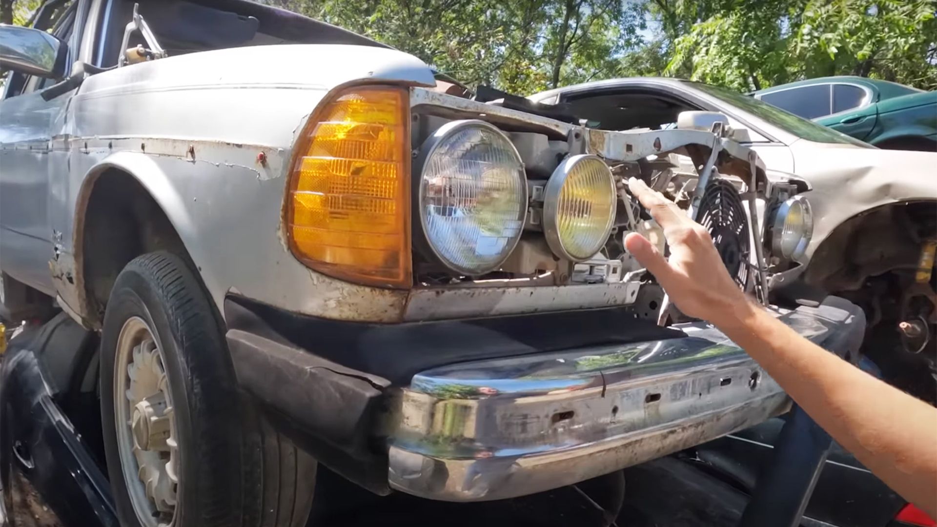 Ferro-velho Mercedes-Benz W123 1980