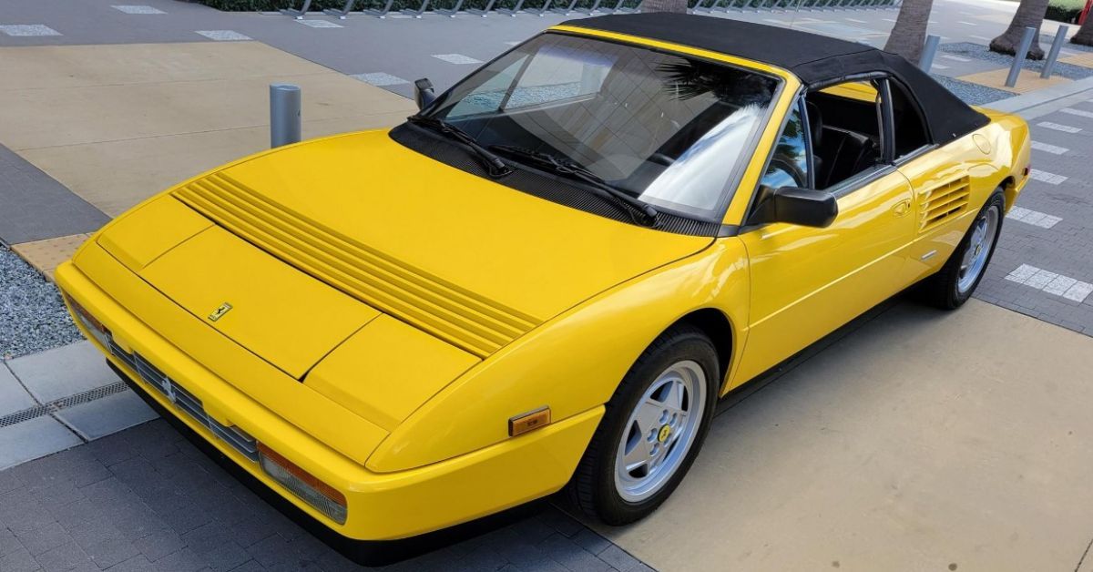 Vista superior 1989 Ferrari Mondial T conversível 