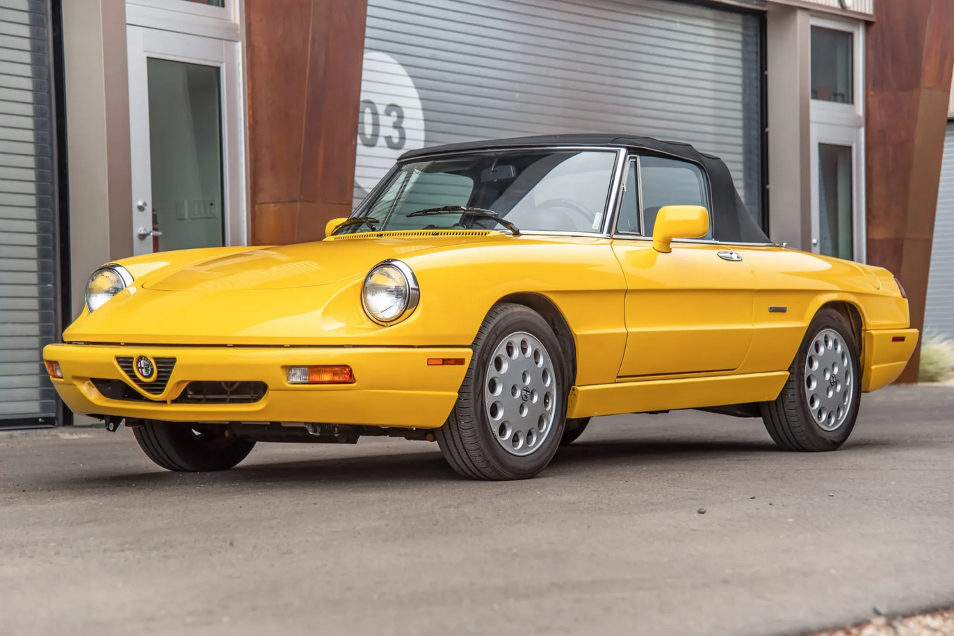 Veloce Laba-laba Alfa Romeo 1993