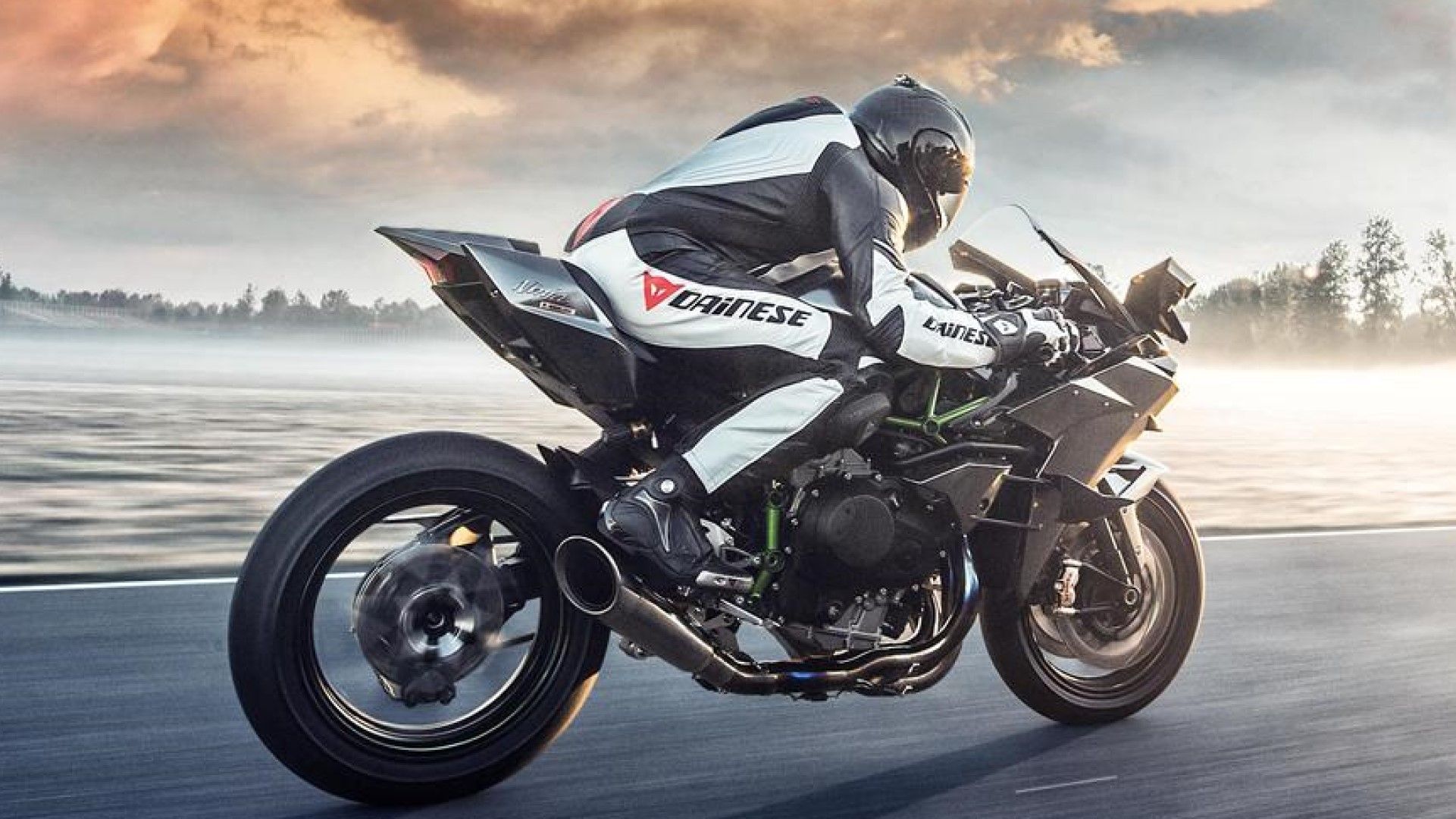 Details Behind The 2024 Kawasaki Ninja H2R's Blistering Speed