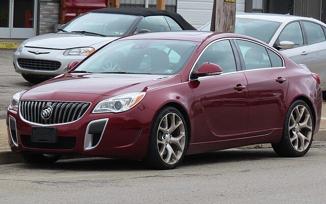 2016 Buick Regal GS dianteiro esquerdo