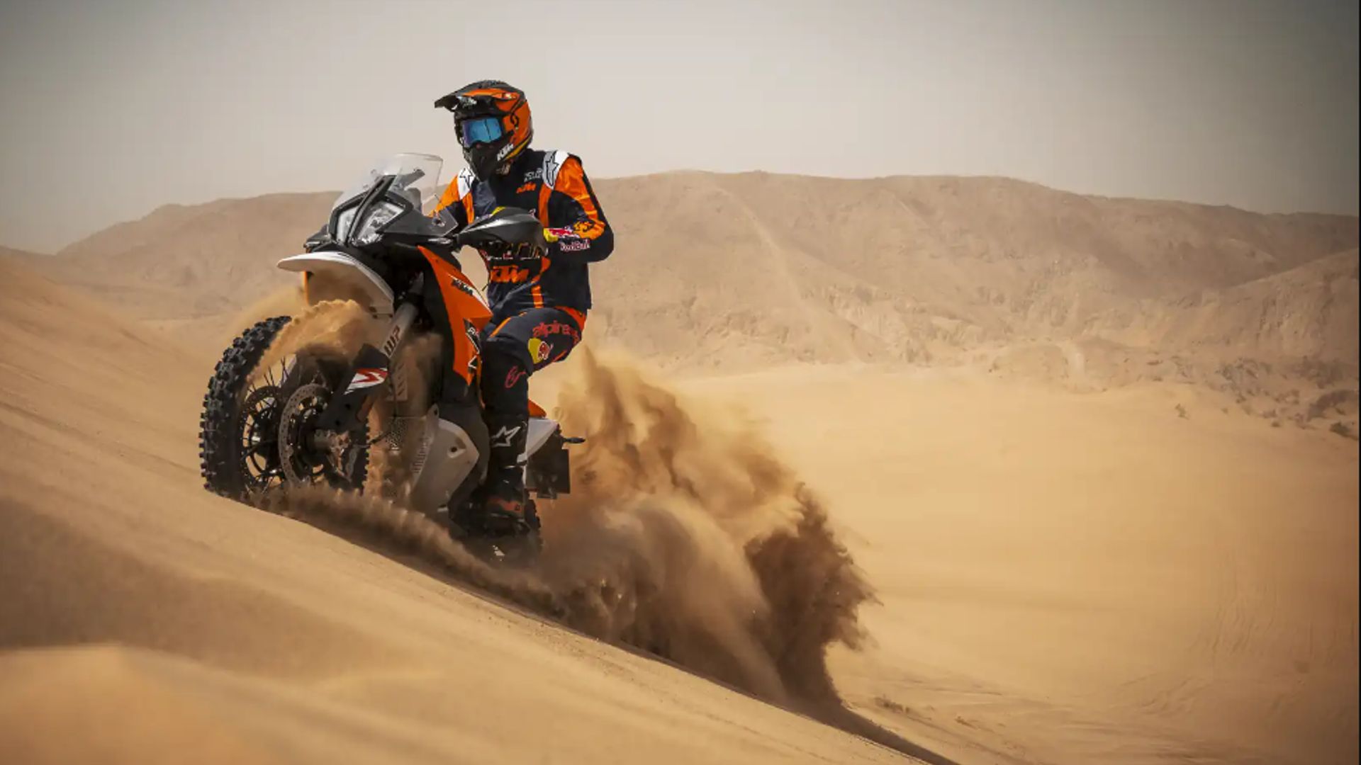 2024 KTM 890 Adventure R Rally provocando uma tempestade de areia hd papel de parede