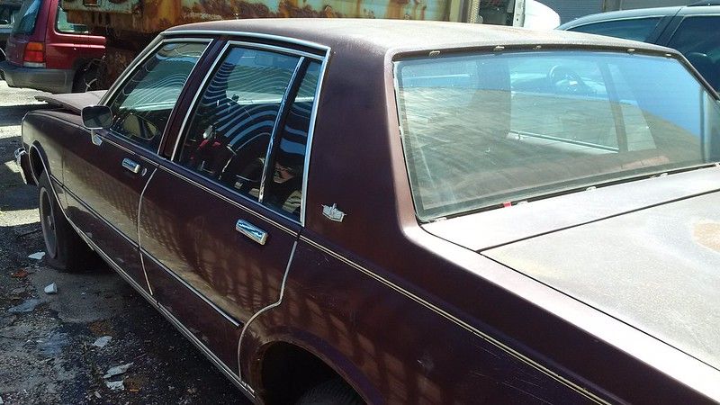 Caprice Classic Sedan de 4 portas com fechadura visível