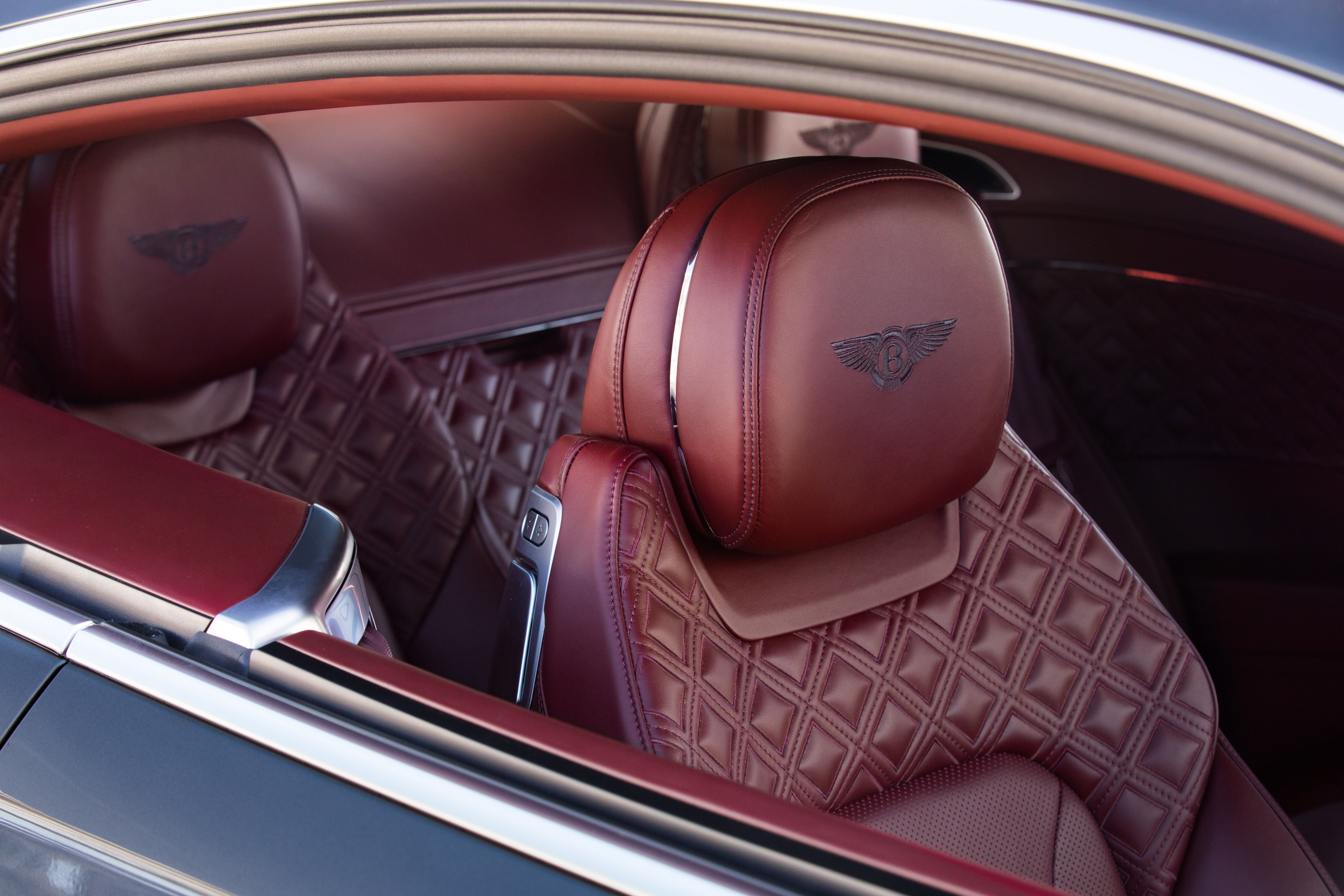 Assentos acolchoados Diamond da Bentley