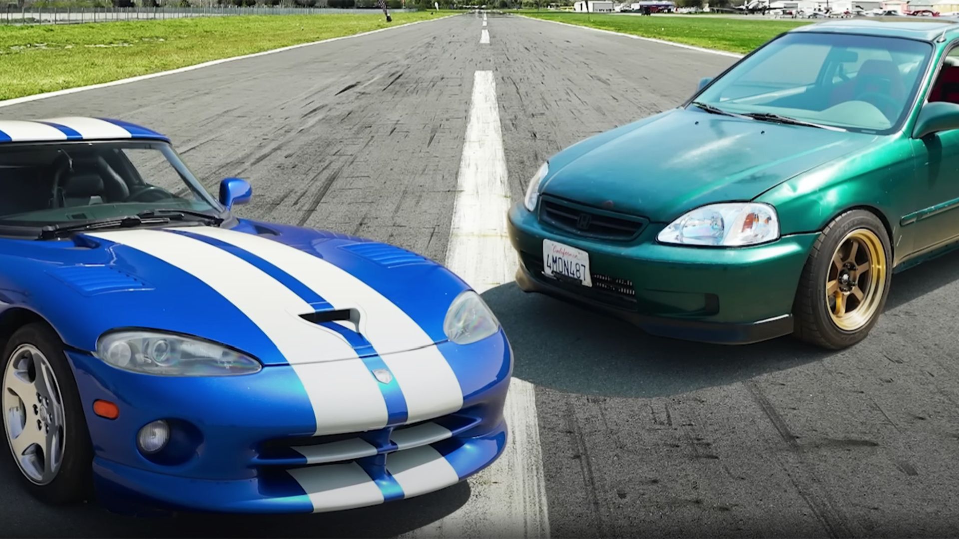 2002 Dodge Viper vs 2000 Honda Civic