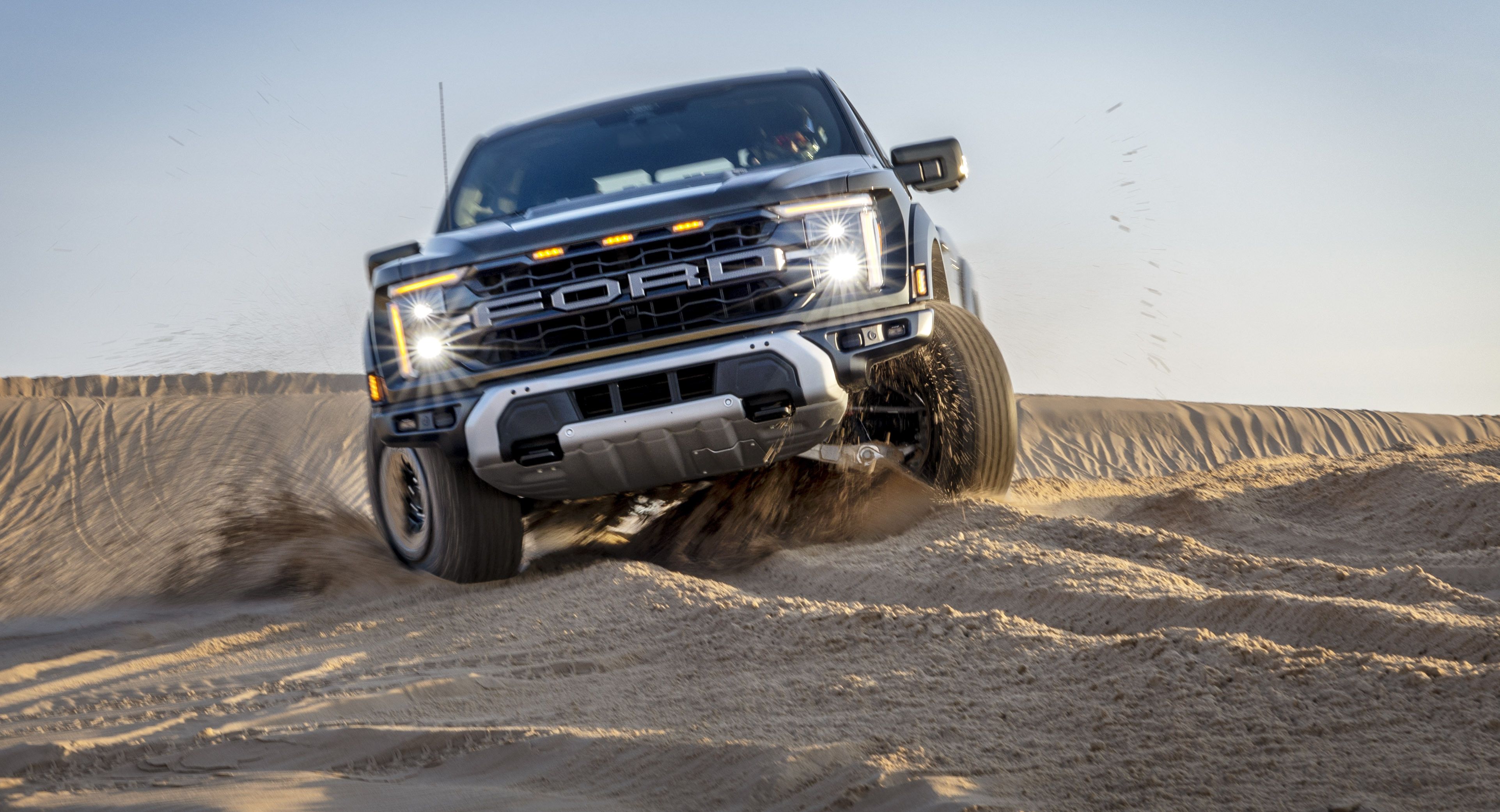 Ford F-150 Raptor fora de estrada