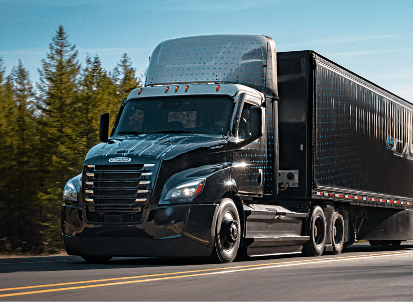 Ângulo frontal do Freightliner eCascadia