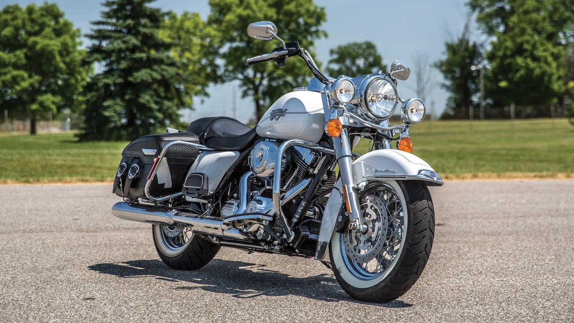 Harley-Davidson FLHRC Road King Classic front third quarter view