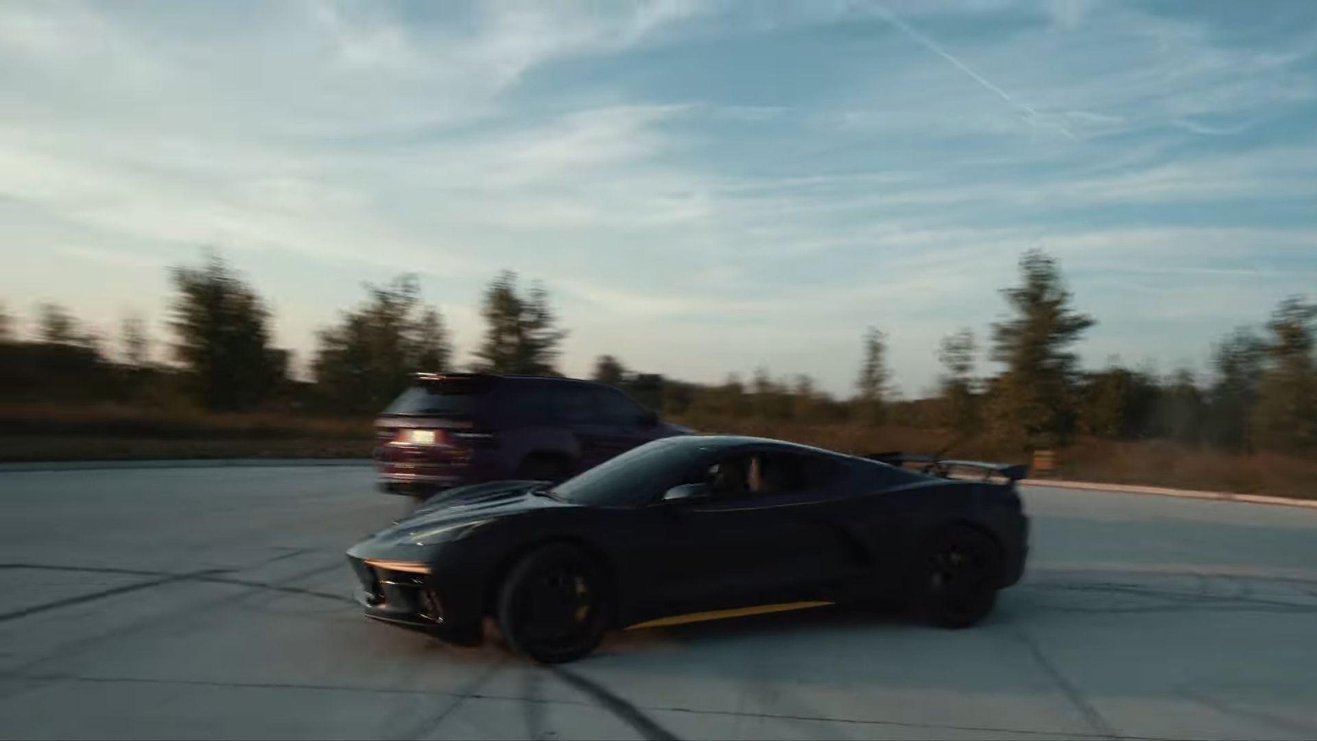 This Jeep Trackhawk Proves To A C8 Chevrolet Corvette That It's No Joke