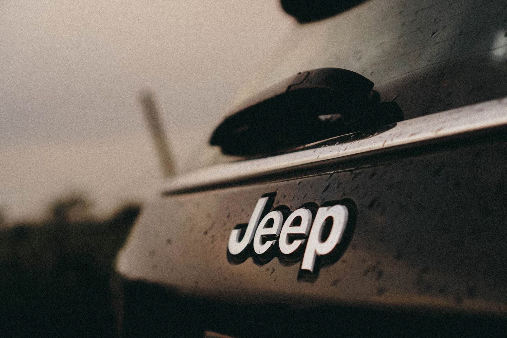 A photo of the Jeep verified logo