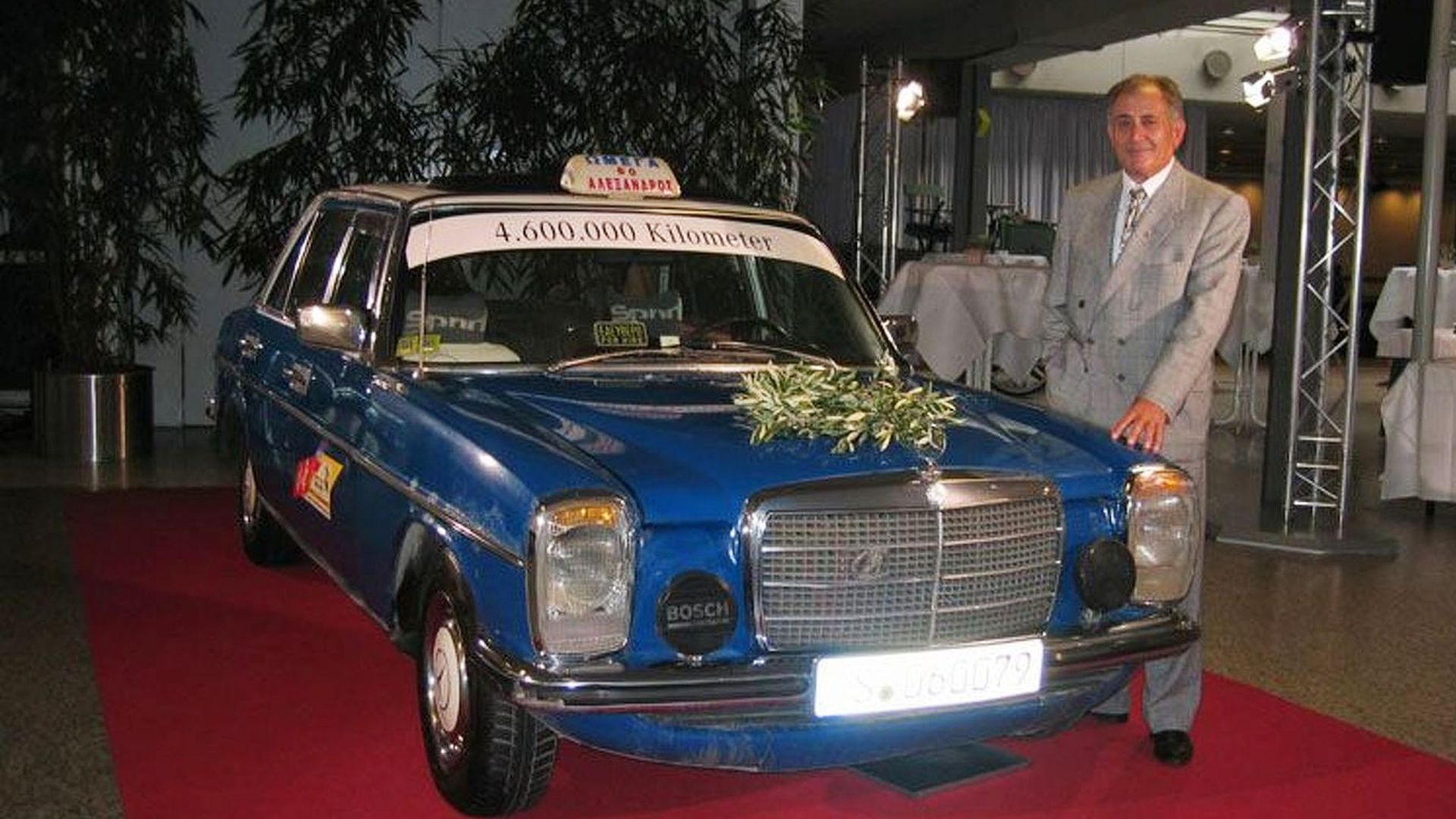 Grigorios Sachinidis e Mercedes-Benz 240D 1976
