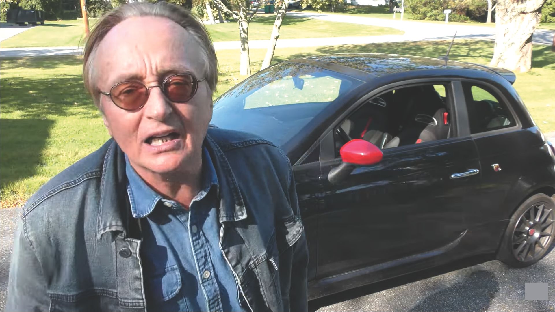 Scotty Kilmer com um Fiat 500 Abarth
