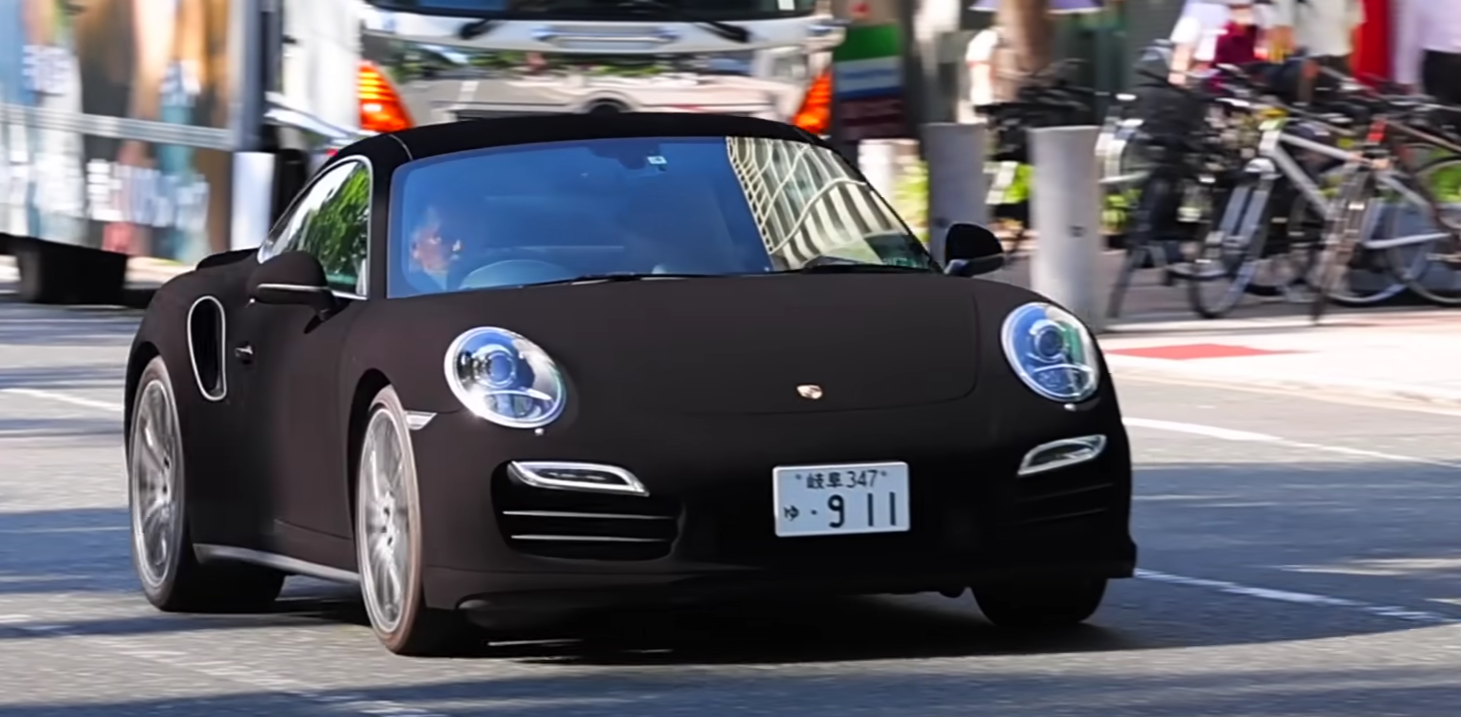 Video: Porsche 911 with evil paintwork in Musou Black!