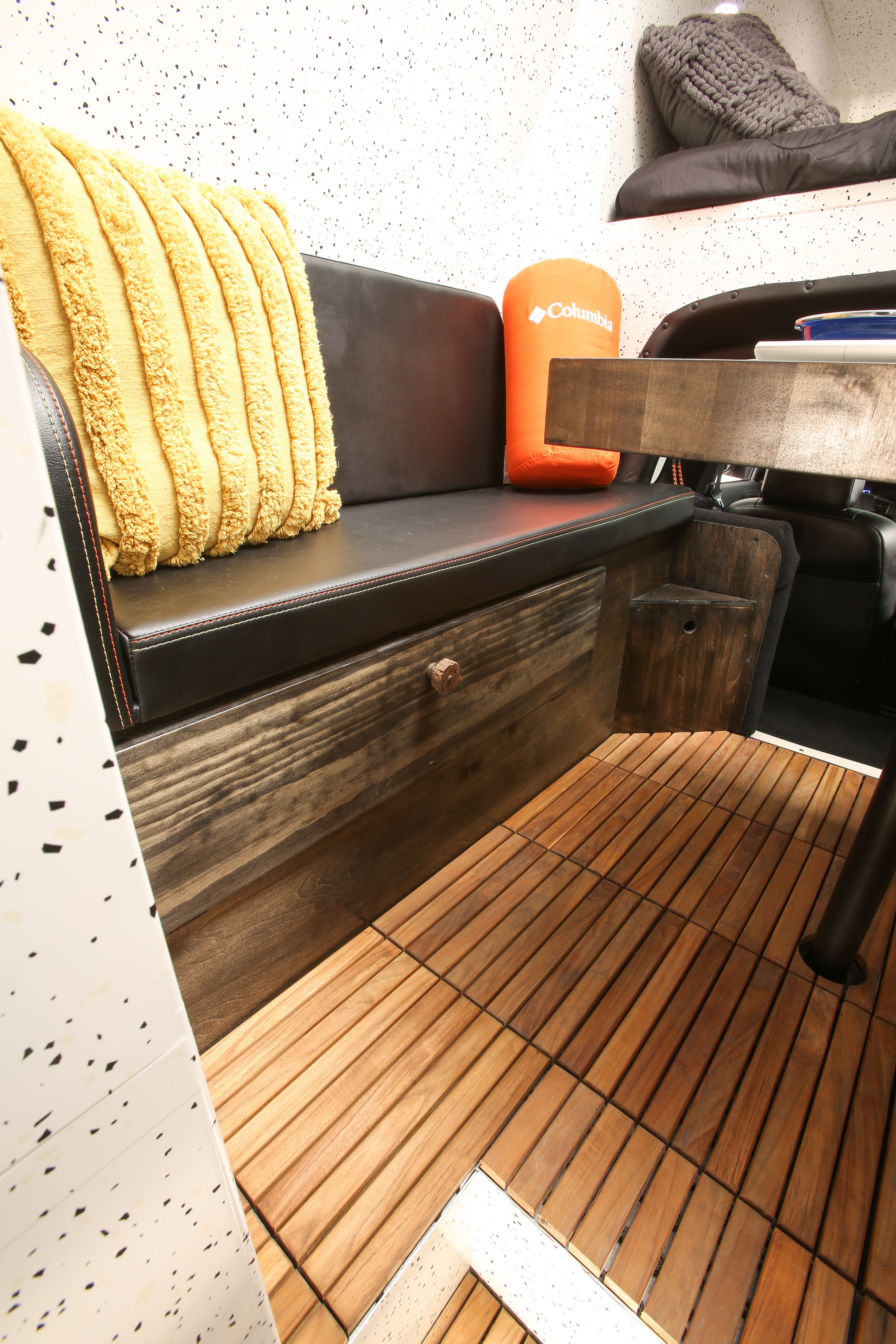 Interior do trailer Toyota Tacoma Tacozilla Overlanding