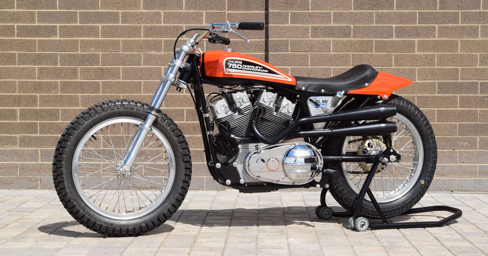 Motocicleta clássica americana laranja