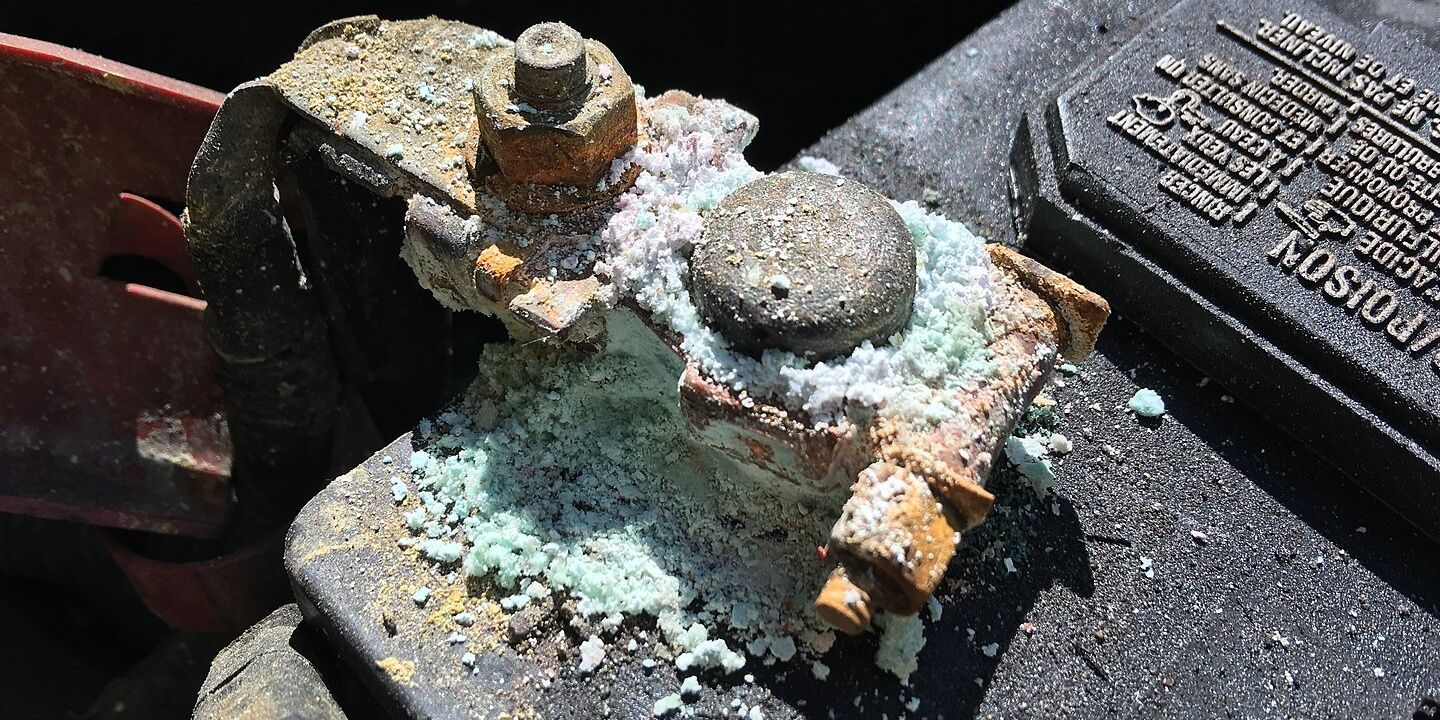 12 Warning Signs Your Car Battery Is Dying Or Already Dead