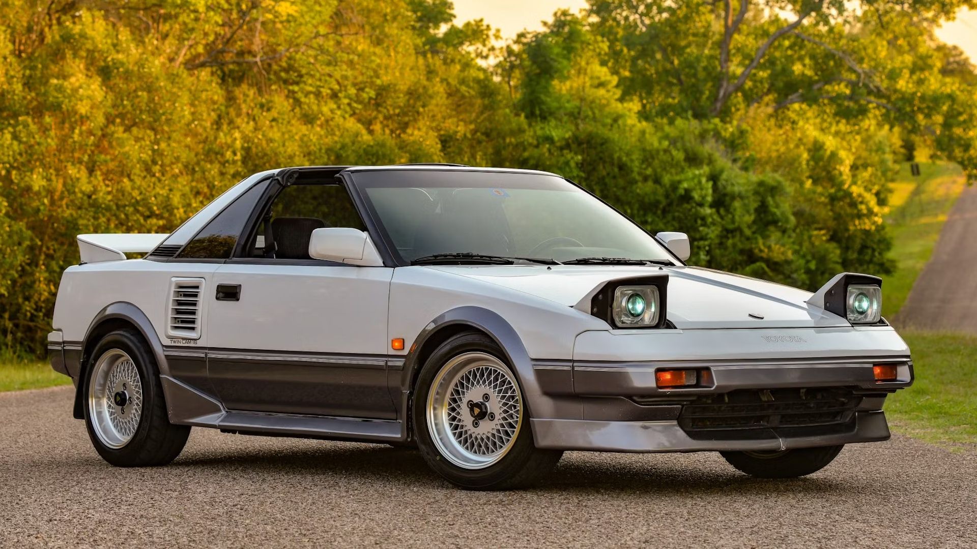 1988 Toyota MR2 Supercharged 5-Speed V2