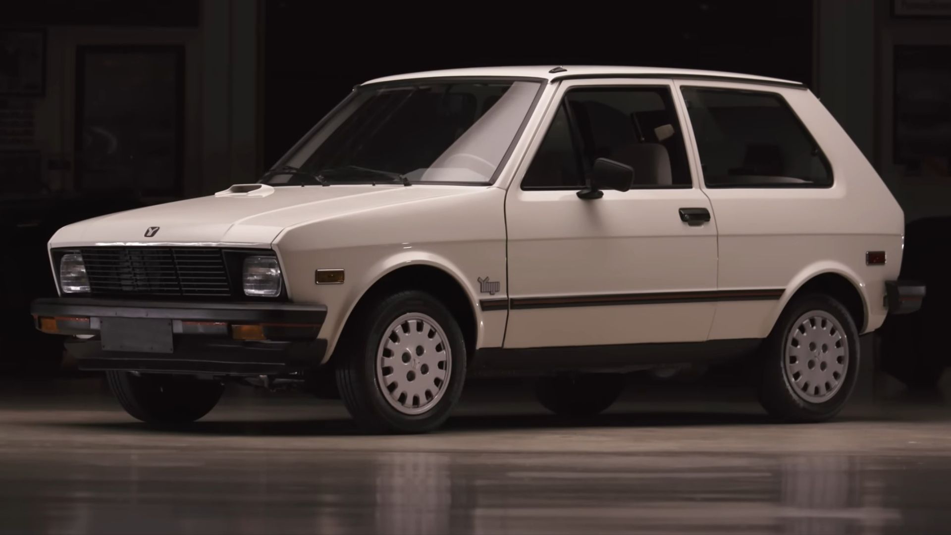 Jay Leno GVS Yugo 1988 Vista do quarto dianteiro