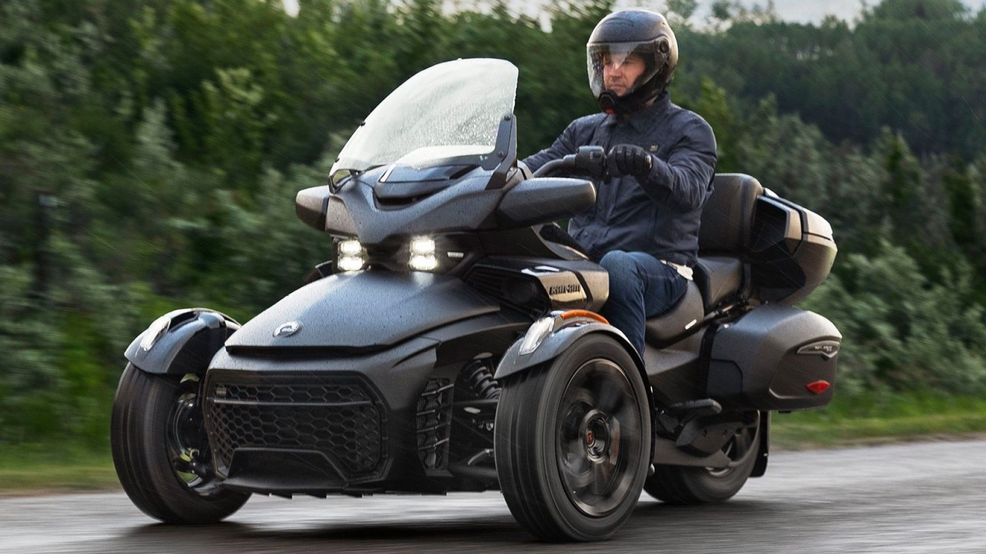 Is a can am deals spyder considered a trike