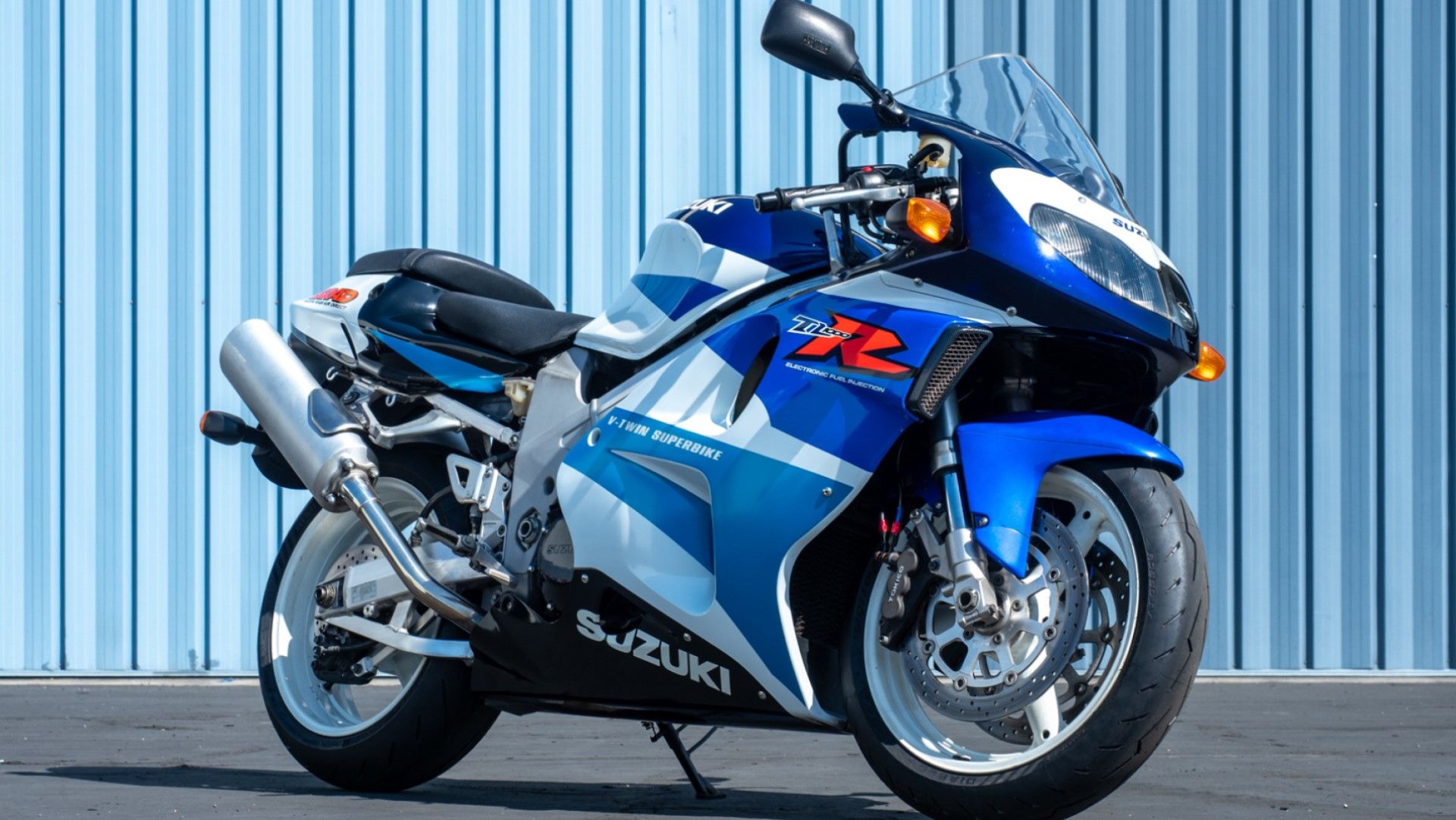 Why The Notorious Suzuki TL1000 Is An Impressive 90s Sport Bike