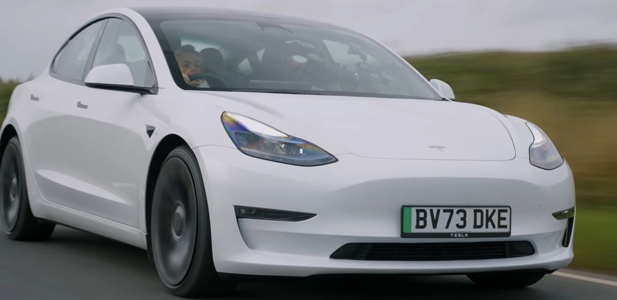 Tesla Model 3 Performance On Twisty Road from the front 