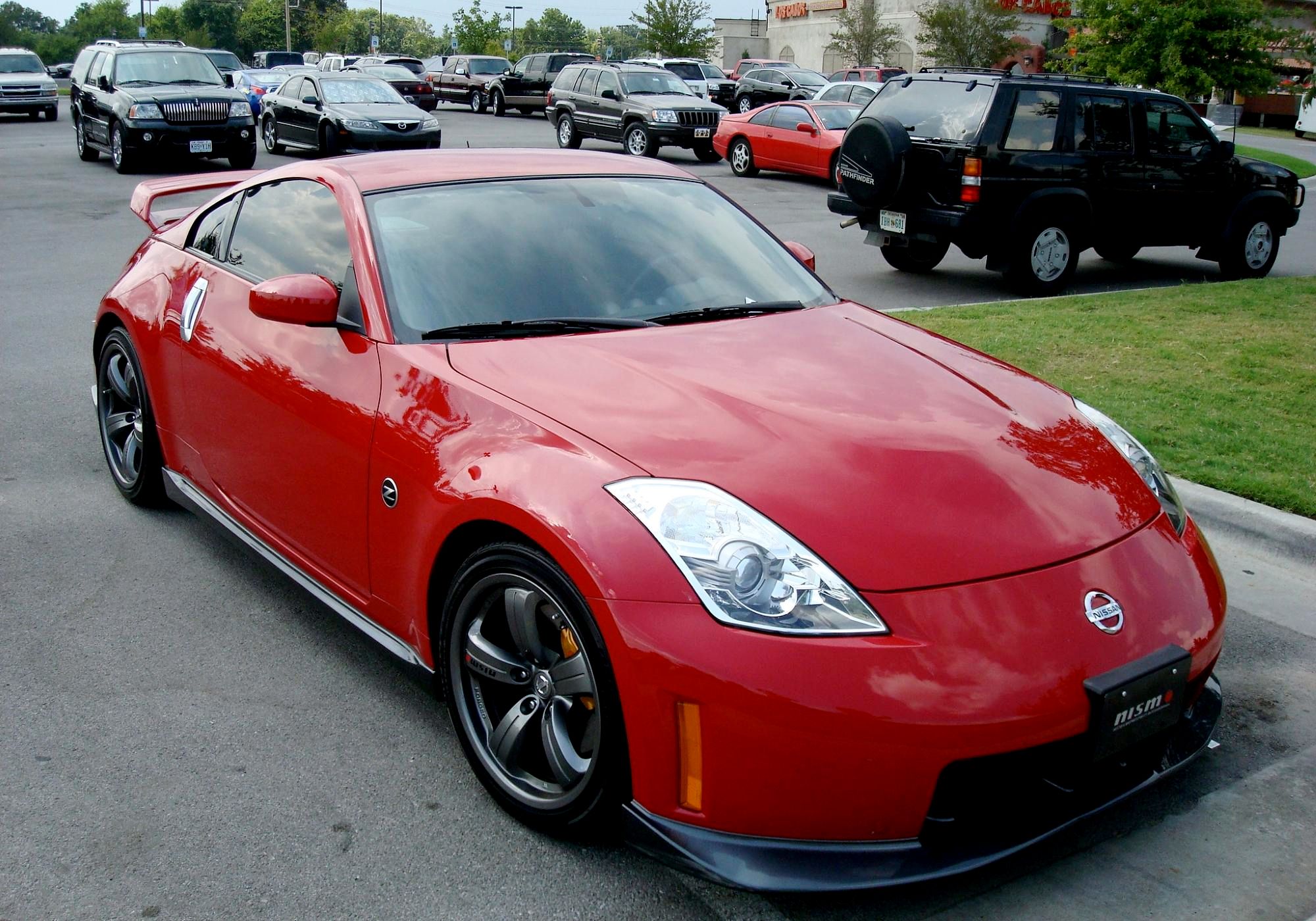 Red 2007-08 Nismo 350Z