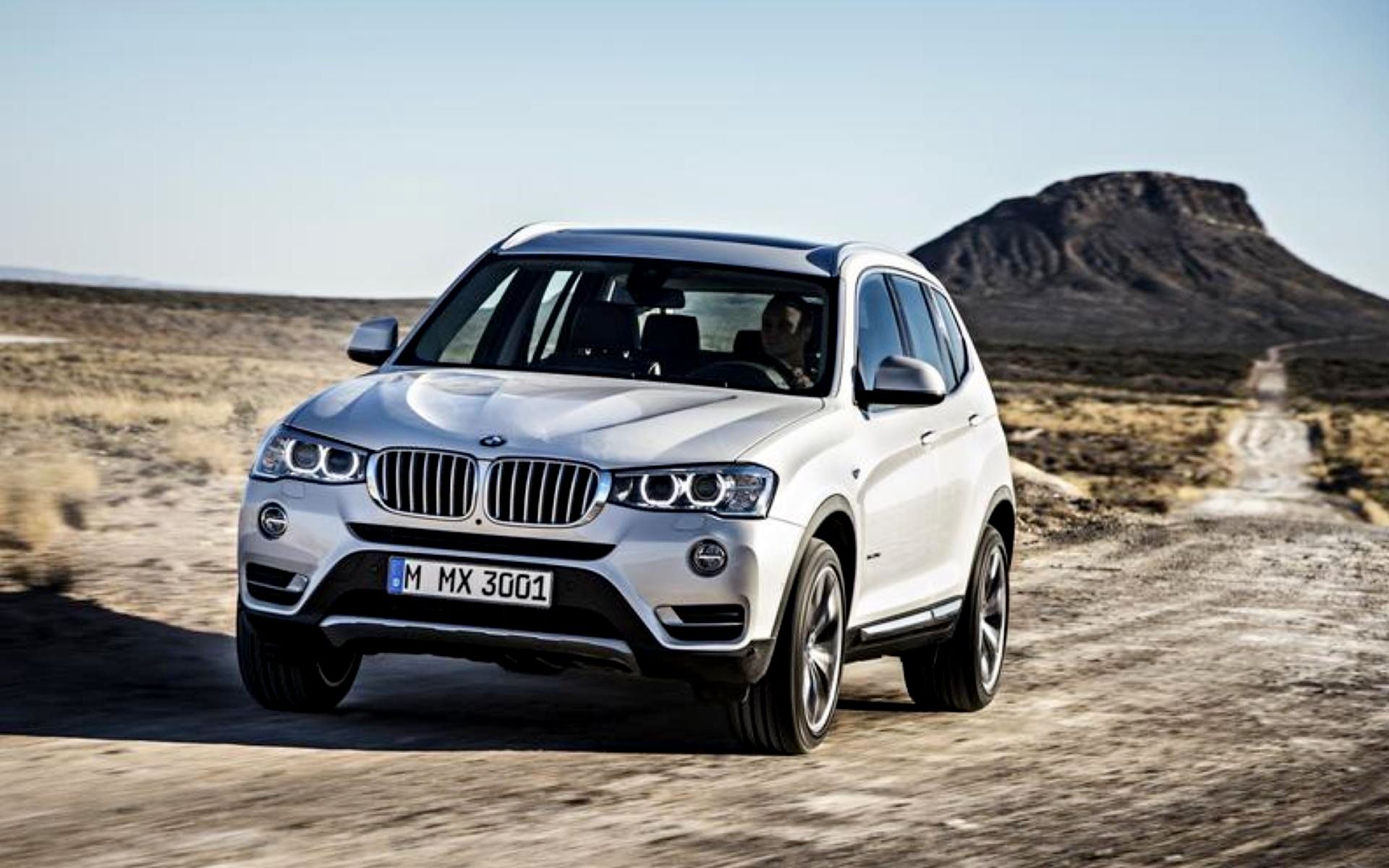 2015 BMW X3 driving off-road