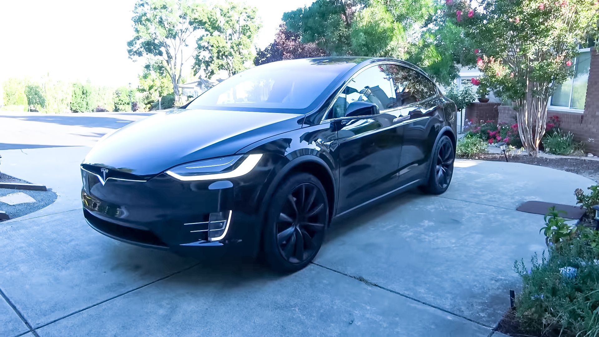 black 2019_2020 Tesla Model X Long Range (100D) parked