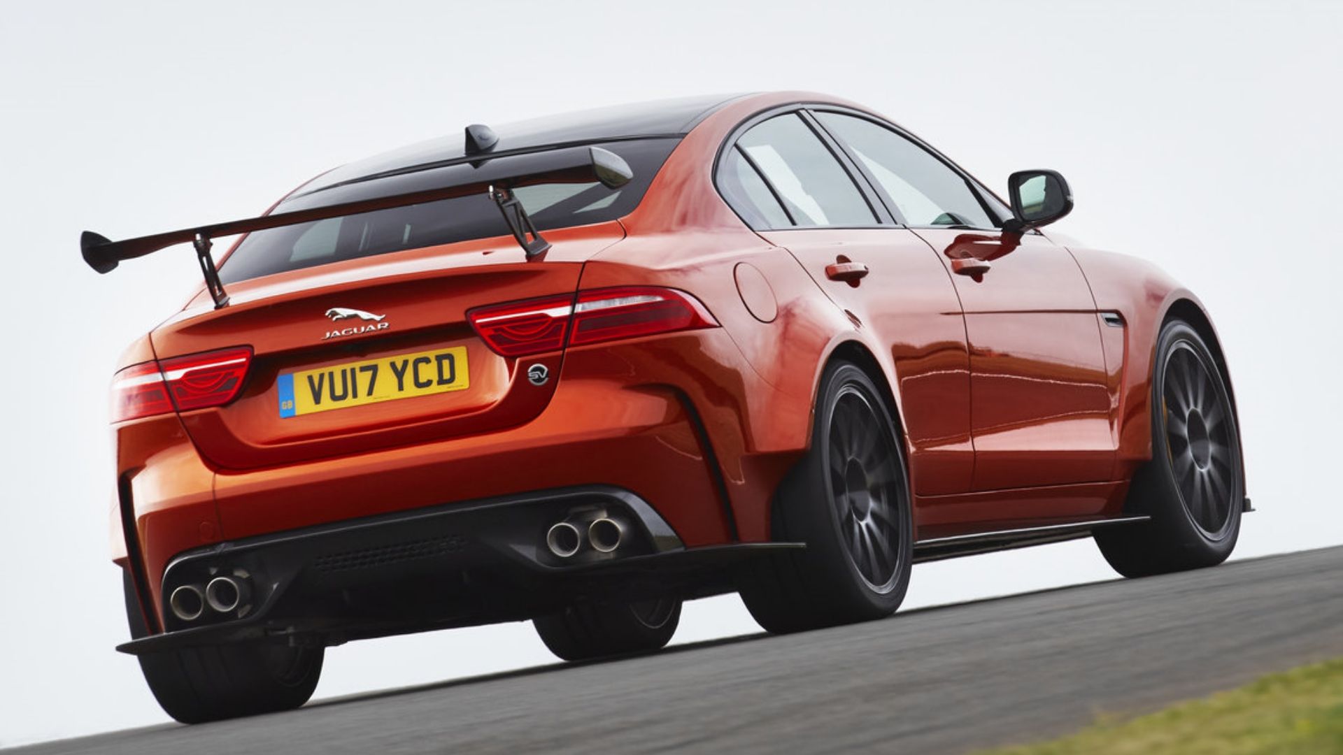 Jaguar XE SV Project 8