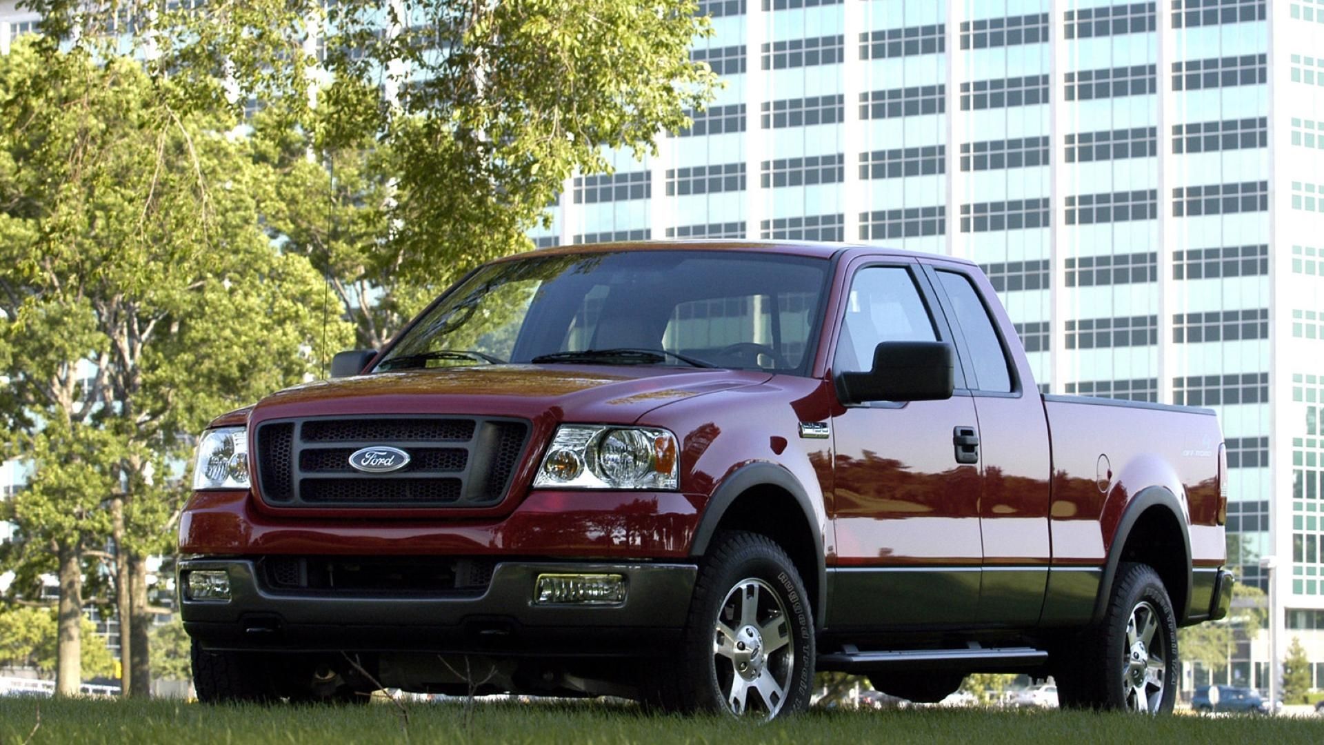 2006 Ford F-150 - Front Angle