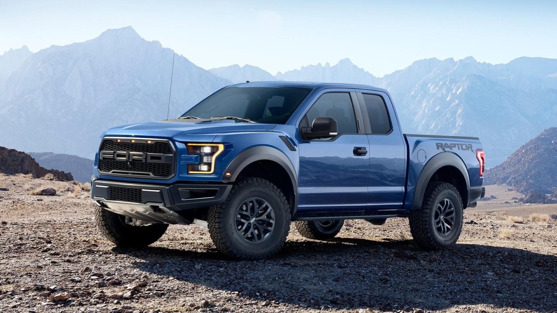 2017 Ford F-150 Raptor - Front Angle