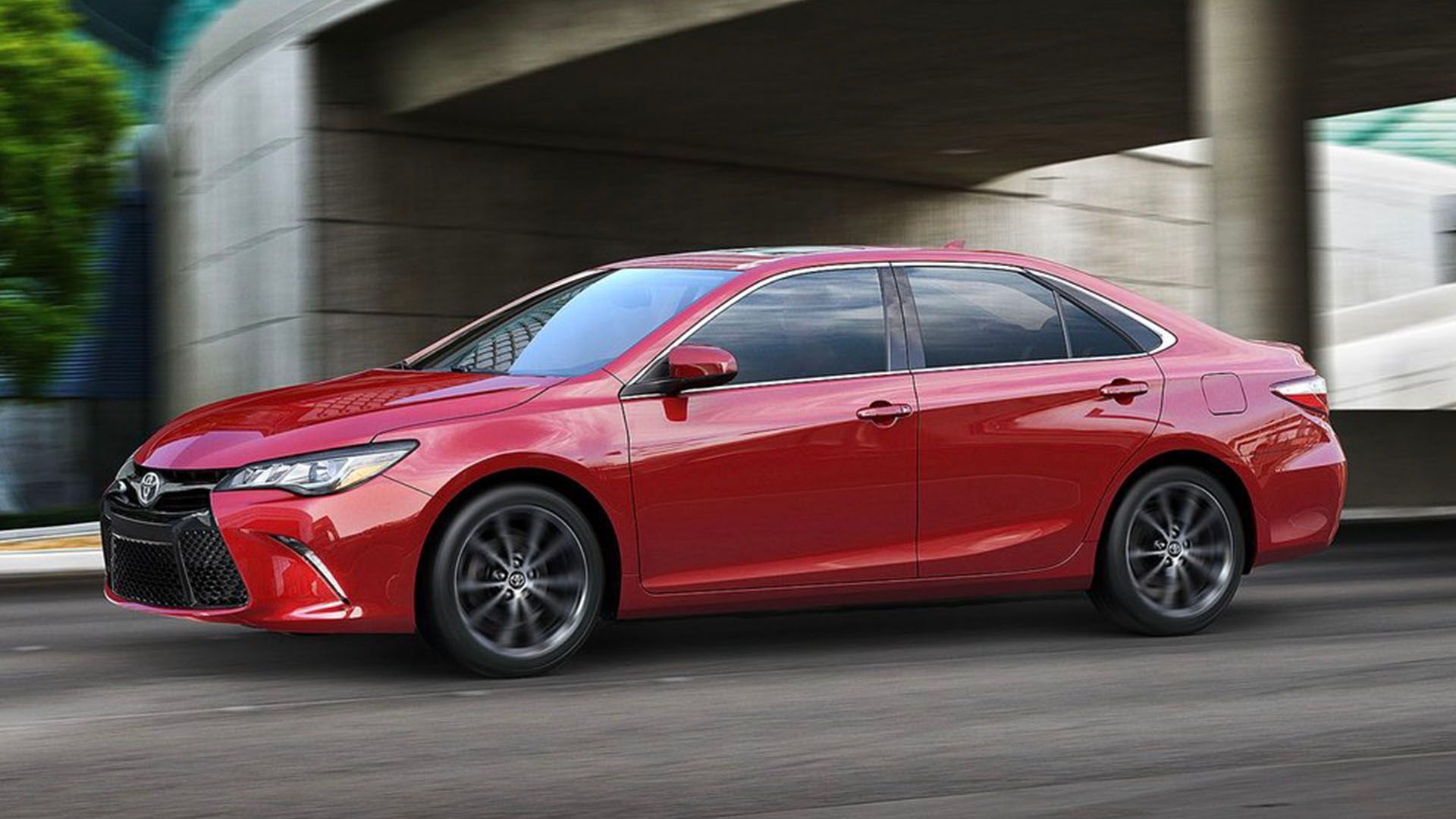 2017 Toyota Camry Profile Dynamic on the road