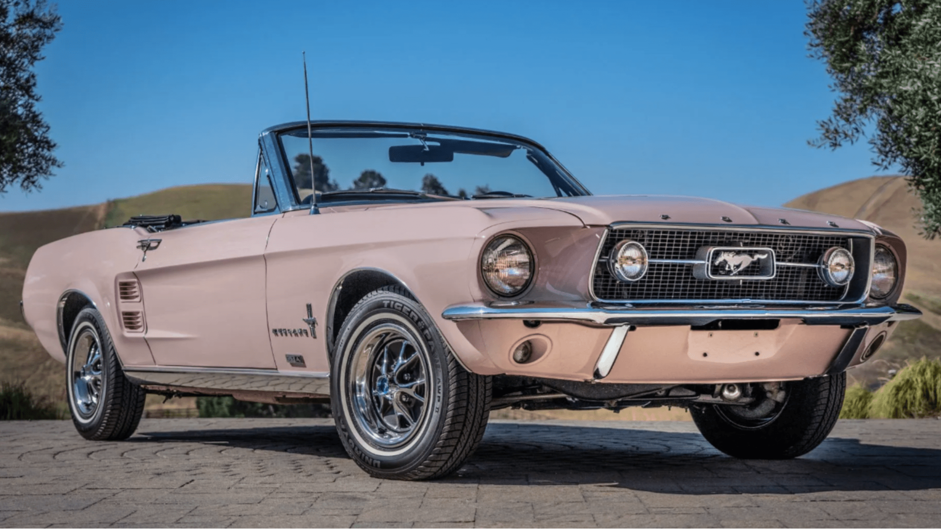 1967 Ford Mustang Convertible muscle car