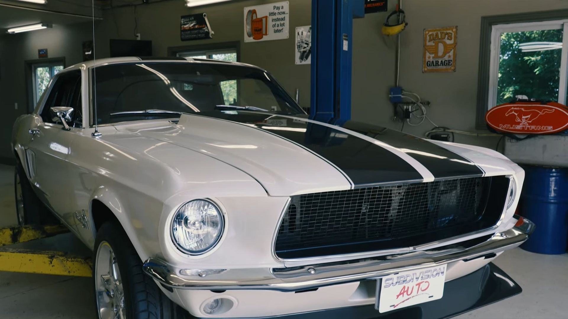 Vista frontal da restauração do Ford Mustang 1968