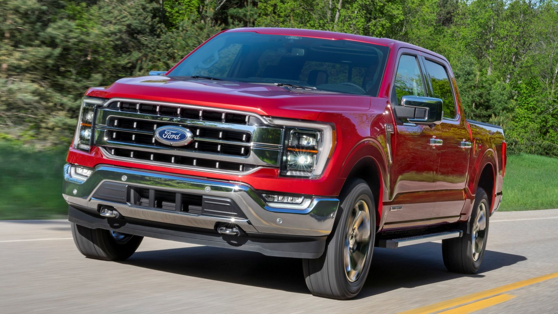 2023 Ford F-150 LARIAT on the move.