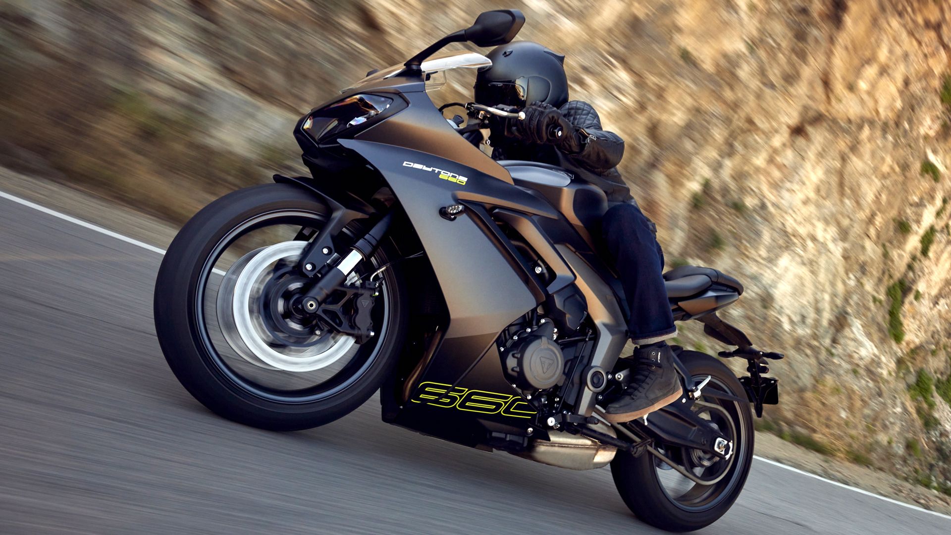 Nova bicicleta esportiva Triumph Daytona 660 de potência média tripla 2024