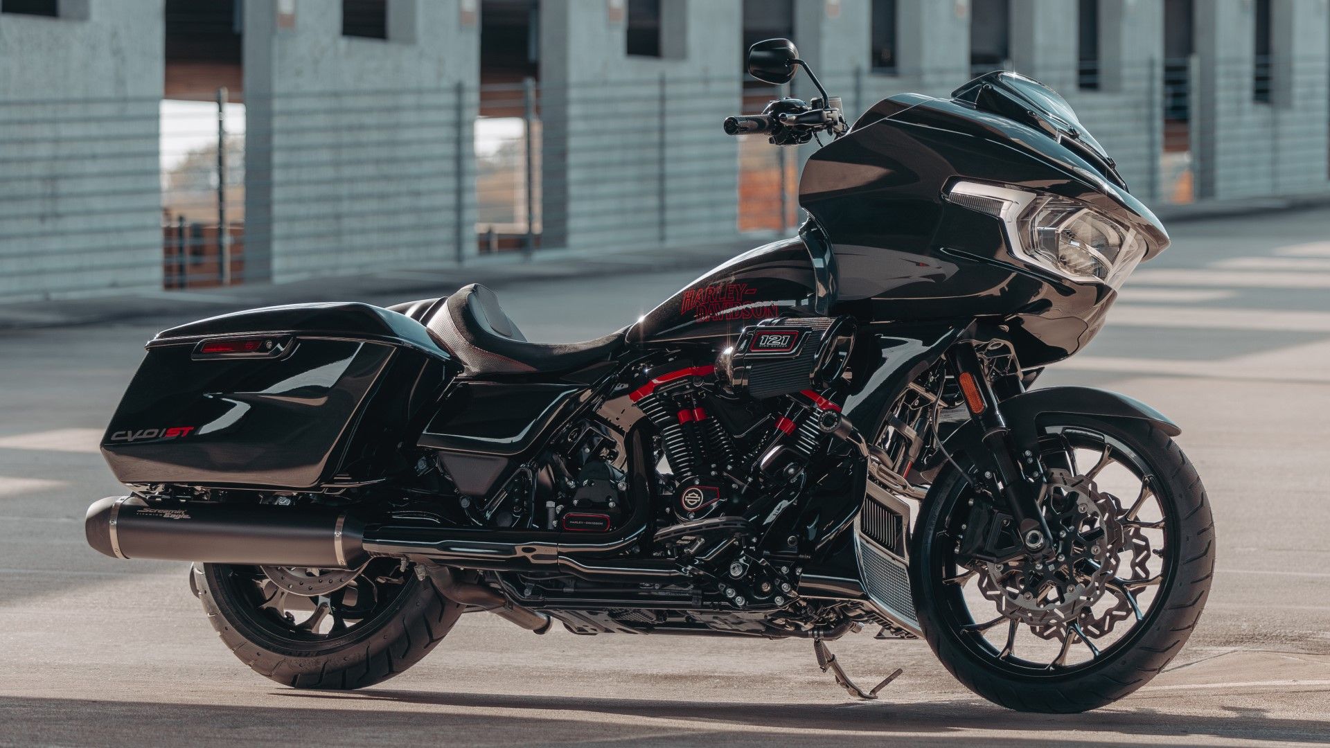 2024 Harley-Davidson CVO Road Glide ST side profile view