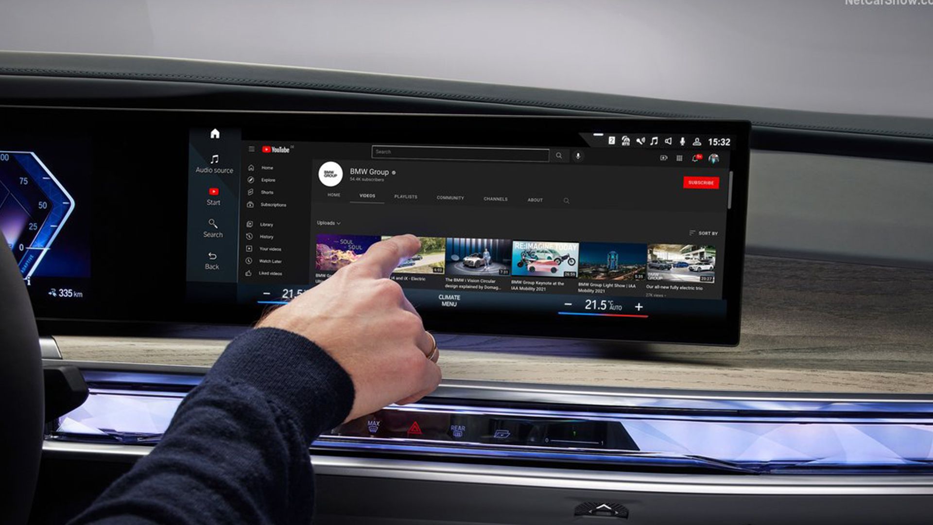 BMW i7 - infotainment view