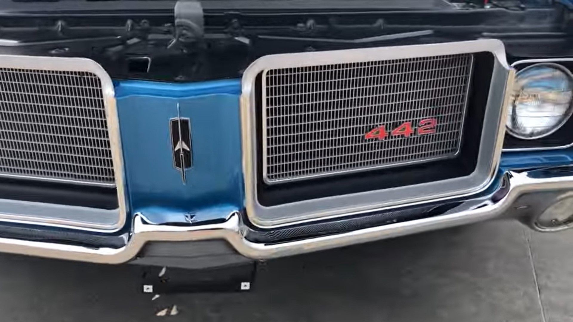 Restored 1972 Olds 4-4-2 W-30 Convertible Is A Feast For The Eyes And Ears