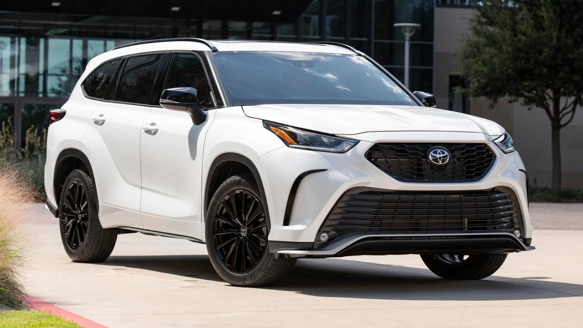 2021 Toyota Highlander XSE - Front Quarter