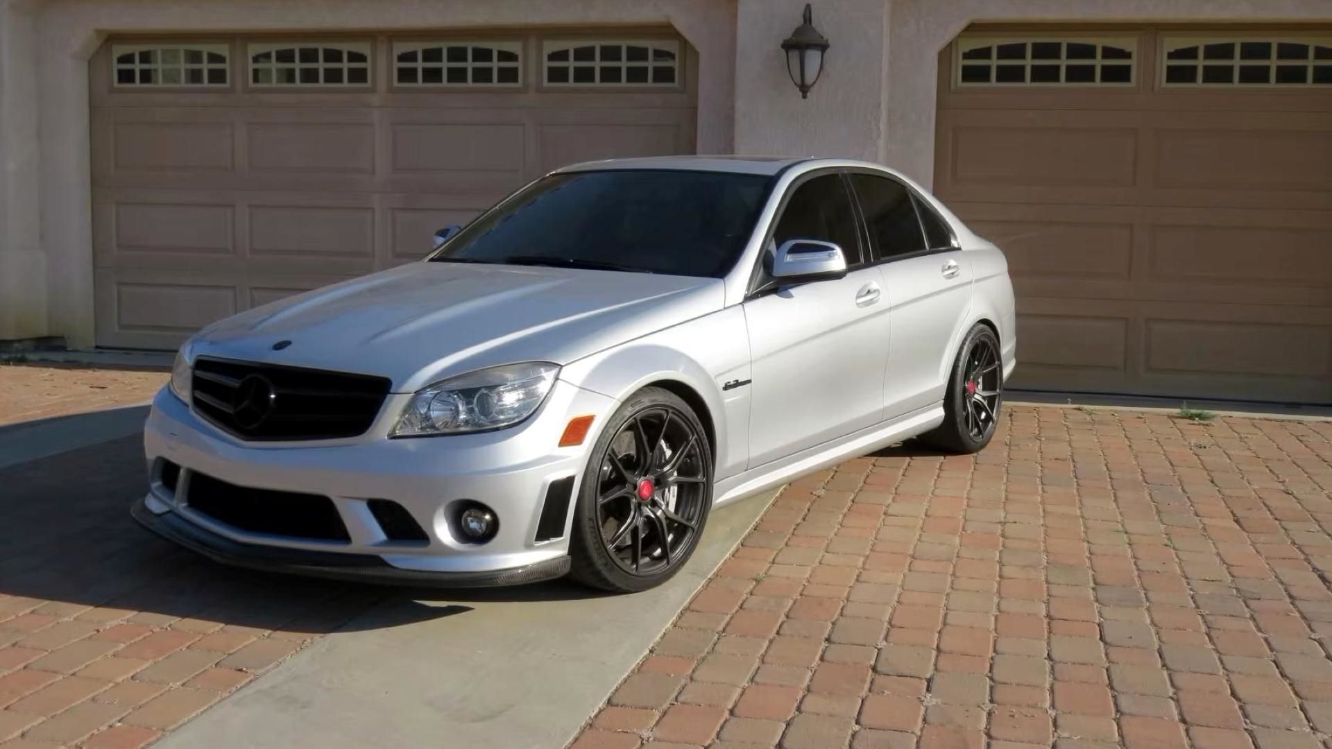 2009 Mercedes C63 AMG - Front Quarter